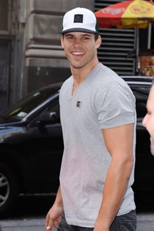 Kris Humphries solicita la anulación de su matrimonio