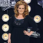 Adele contesta a Karl Lagerfeld: 'Represento a la mayoría de mujeres y estoy orgullosa'