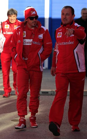 Alonso estrena el 'F2012'