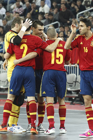 Aicardo eleva a España a la final