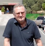 El actor Carlos Larrañaga permanece estable en la UCI