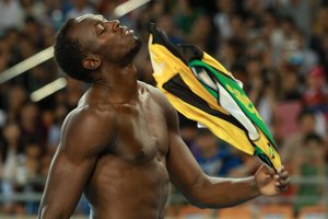 Bolt abre la temporada en Kingston