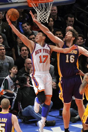 Un desconocido engulle a los Lakers