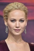 El pelo de Jennifer Lawrence: ¿suelto en media melena o recogido?