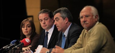 Foto: Familiares de niños robados exigen una comisión parlamentaria (EUROPA PRESS)