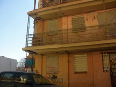 Foto: La colonia Los Olivos espera su remodelación 6 años después (IU/ EUROPA PRESS)