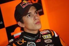 Foto: Márquez, baja en los entrenamientos de Valencia (REPSOL MEDIA)