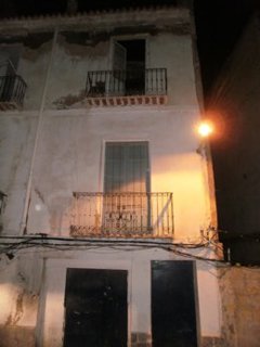Foto: Bomberos del SEIS de Cartagena rescatan a tres personas del interior de un edificio que se había derrumbado parcialmente (AYUNTAMIENTO CARTAGENA)