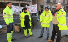 Foto: Doce trabajadores de Transaltozano acampan hasta que la empresa pague (EUROPA PRESS)