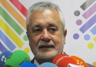 Foto: Griñán espera que la publicación de la convocatoria de las oposiciones zanje el conflicto (EUROPA PRESS)