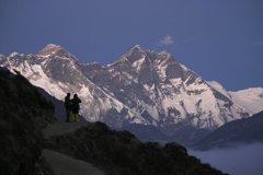 Foto: Alpinistes catalans assalten l'Everest en els 20 anys dels Jocs Olímpics (GOPAL CHITRAKAR/REUTERS)