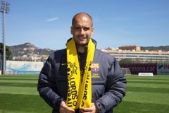 Foto: Guardiola arrasa als premis 'Golden Scarf' ('LORDS OF FOOTBALL')