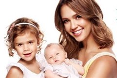 Foto: Jessica Alba, mujer de negocios y madre orgullosa (THE HONEST COMPANY)