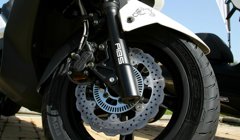 Foto: Michelin lanza el primer neumático de scooter con tecnología bi-goma (MICHELIN)