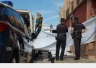 Foto: Una mujer muere en un tiroteo en un atraco a un banco en Sevilla