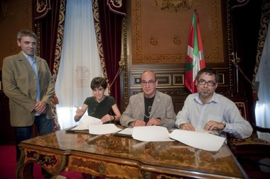 Foto: Euskaldun ugari duten herriak babestu eta laguntzeko hitzarmena sinatu du Gipuzkoak Aldundiak UEMA eta Kontseiluarekin (GIPUZKOAKO FORU ALDUNDIA)