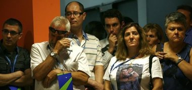 Foto: Familiares de víctimas de Spanair reúnen más de 50.000 firmas para que se revise el informe de la CIAIAC (EUROPA PRESS)
