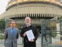 
                              Foto: TC admite a trámite el recurso de la Junta contra normas del Gobierno sobre energías renovables