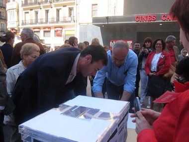 Foto: Gómez pide a González la suspensión de la externalización en Madrid (EUROPA PRESS)