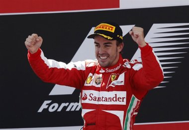 Foto: Alonso vuela en Montmeló (GUSTAU NACARINO / REUTERS)
