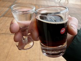 Foto: Tuquía da un primer paso para prohibir la publicidad de bebidas alcohólicas (BENZUTER / WIKIMEDIA COMMONS)