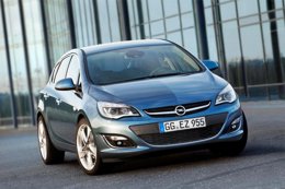 Foto: Opel incorpora el motor de gasolina SIDI de 170 caballos al Astra de cinco puertas (OPEL)