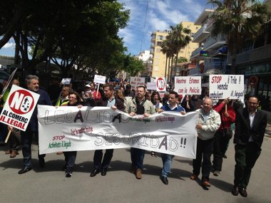 Foto: Unas 250 personas se manifiestan en contra de la venta ambulante ilegal (PIMECO)