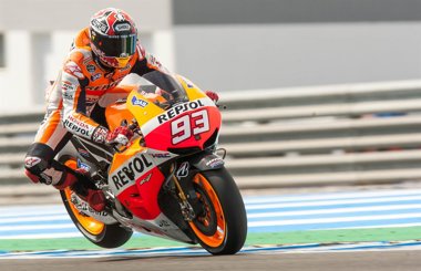 Foto: Márquez vuela en Le Mans para firmar la 'pole' (JOSE ANTONIO GAMERO MARZAL)