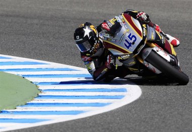 Foto: Redding se lleva una accidentada carrera en Moto2 (MARCELO DEL POZO / REUTERS)