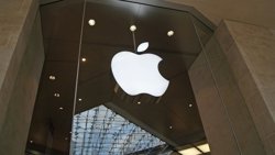 Foto: Apple repite como la marca más valiosa y Google recupera el segundo puesto (CARLOS HERGUETA)