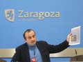 Foto: IU pide un estudio técnico para bajar la altura de los asideros del tranvía (EUROPA PRESS)