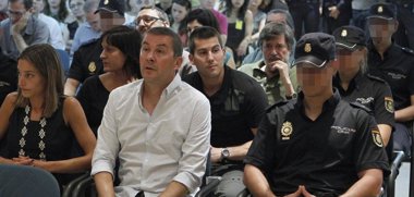 Foto: La Fiscalía se opone a que se suspendan las condenas de Otegi y Usabiaga (REUTERS/POOL NEW)