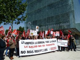 Foto: CCOO alerta de posibles despidos en la limpieza de hospitales (EUROPA PRESS)