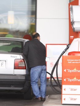Foto: Gasolina y gasóleo prosiguen su tendencia alcista (EUROPA PRESS)