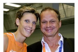 Foto: Allegados reparten pósters de los holandeses desaparecidos (FAMILIA INGRID Y LODEWIJK)