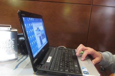 Foto: El 51% de las compras por Internet se hacen desde Madrid, Cataluña y Andalucía (EUROPA PRESS)