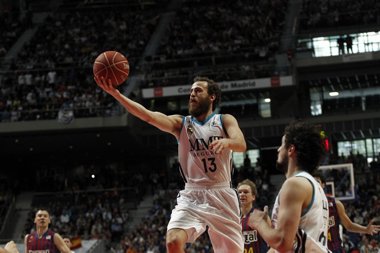 Foto: El Real Madrid busca poner fin al sueño del Blusens (ACB PHOTO)