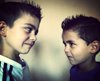 Pelea, hermanos, niños