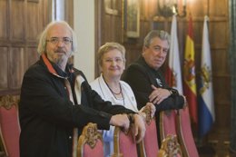Foto: Sierra, Gisbert y Molina defienden su labor frente a la moda de las sagas literarias (UIMP)