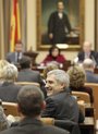 
                              Foto: Llamazares ve "ilegal" que los diputados reciban otros sueldos y denuncia "manga ancha para unos y estrecha para otros" 