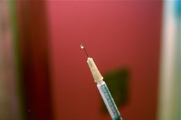 Foto: Un ensayo clínico evalúa la capacidad de la vacuna antimelanoma para inducir una respuesta inmune contra el cáncer (STEVENDEPOLO/FLICKER)