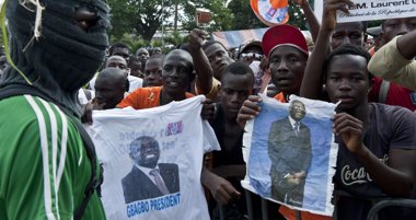 Foto: El TPI ordena la detención del jefe de las milicias juveniles de Gbagbo (JEAN-PHILIPPE KSIAZEK)