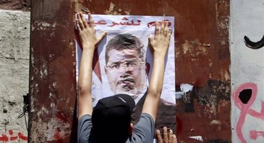 Foto: Mursi sostiene no negociará con las nuevas autoridades de Egipto (REUTERS)