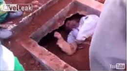 Foto: Un hombre se entierra vivo en un cementerio brasileño (YOUTUBE)