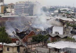 Foto: Nueve bomberos muertos por un incendio y derrumbe en Buenos Aires (REUTERS)