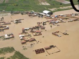 Foto: Bolivia alquilará helicópteros privados para llevar ayuda a afectados (ABI)