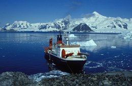 Foto: Greenpeace funda una república en los glaciares de Chile (HANNES GROBE/WIKIMEDIA COMMONS)