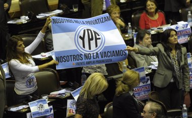 Foto: El Senado argentino aprueba el acuerdo para compensar a Repsol (JUAN MABROMATA)