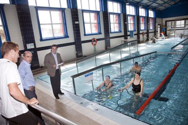 Foto: La piscina de La Vidriera estrena circuito de fitness acuático (AYTO )