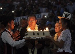 Foto: Ban Ki Moon celebra su 70 cumpleaños en Bolivia con pastel de coca y canciones de niños indígenas (DAVID MERCADO / REUTERS)